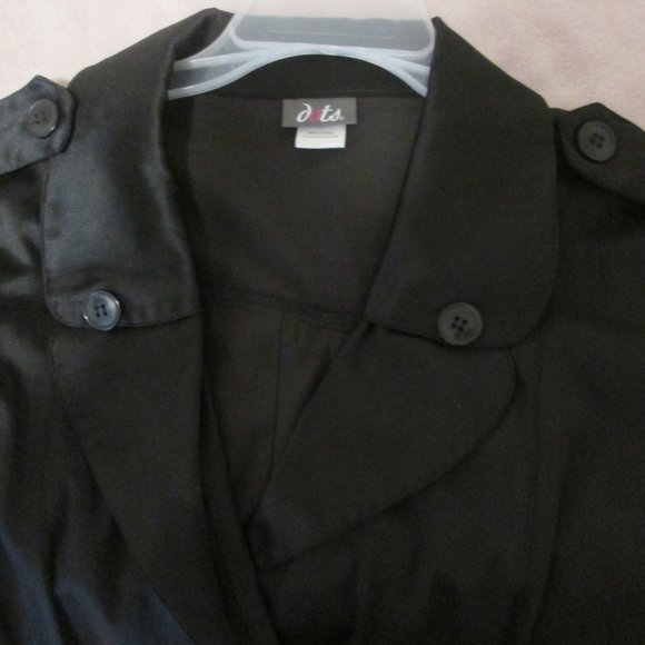 DOTS Black Button-Down Tunic with Belt 2X - Picture 5 of 6